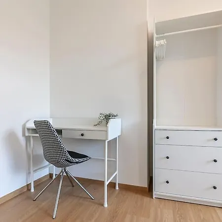 Village-like Peace & Quiet In City + Parking Daire