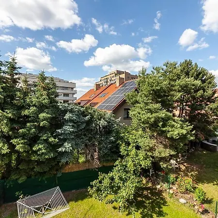 Apartment Village-like Peace & Quiet In City + Parking