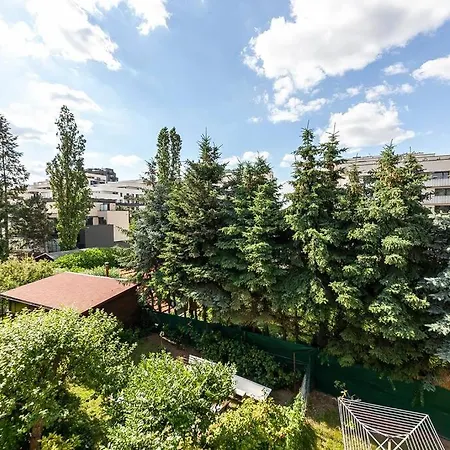 Apartment Village-like Peace & Quiet In City + Parking